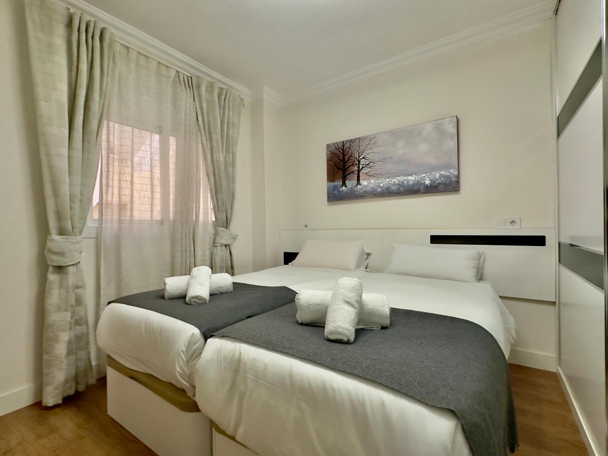 Ayala Malaga City Center 6Pax Ngoại thất bức ảnh